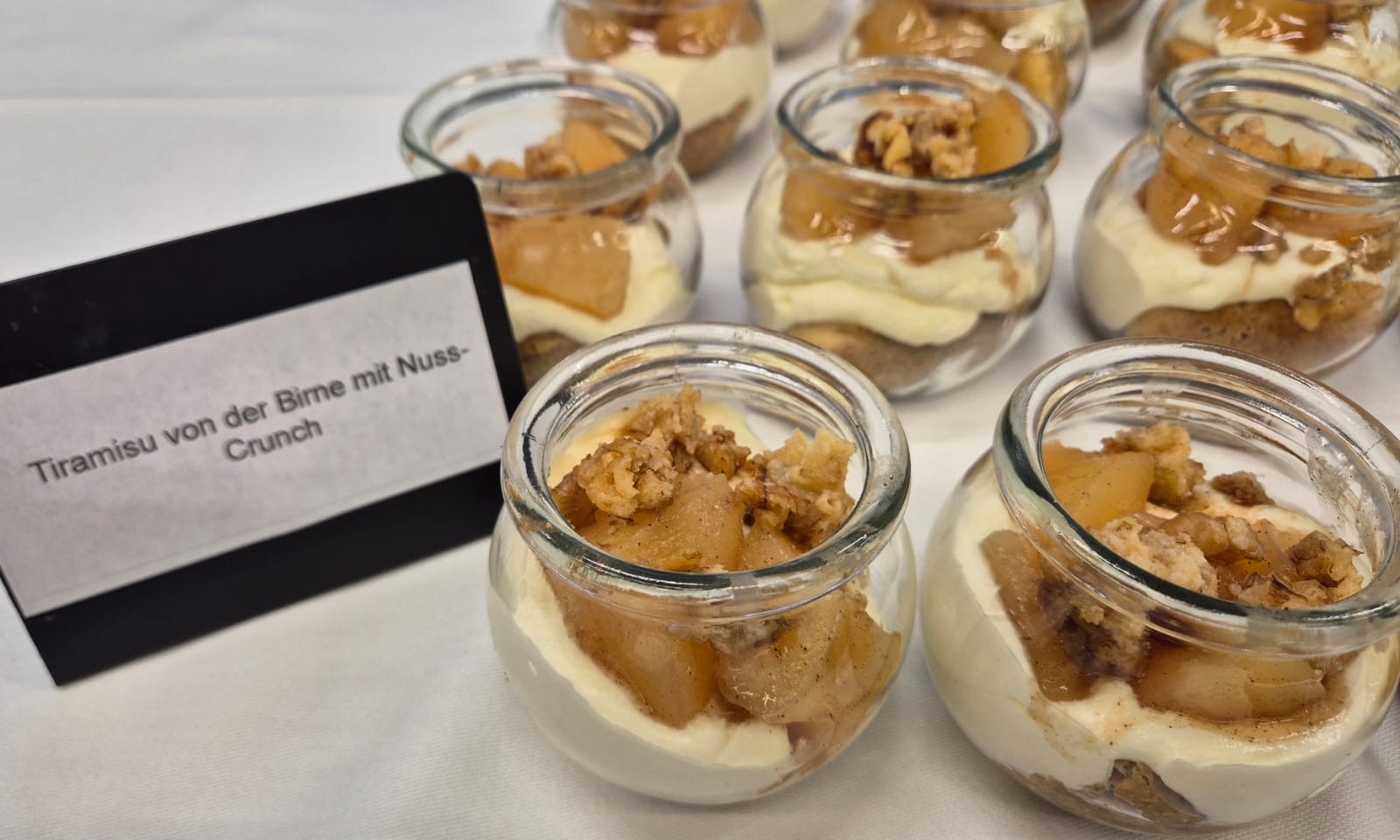 Tiramisu von der Birne im Glas
